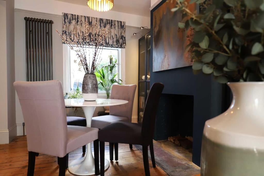 Stylish Townhouse 15 Mins To Laines & Seafront Villa Brighton Exteriör bild