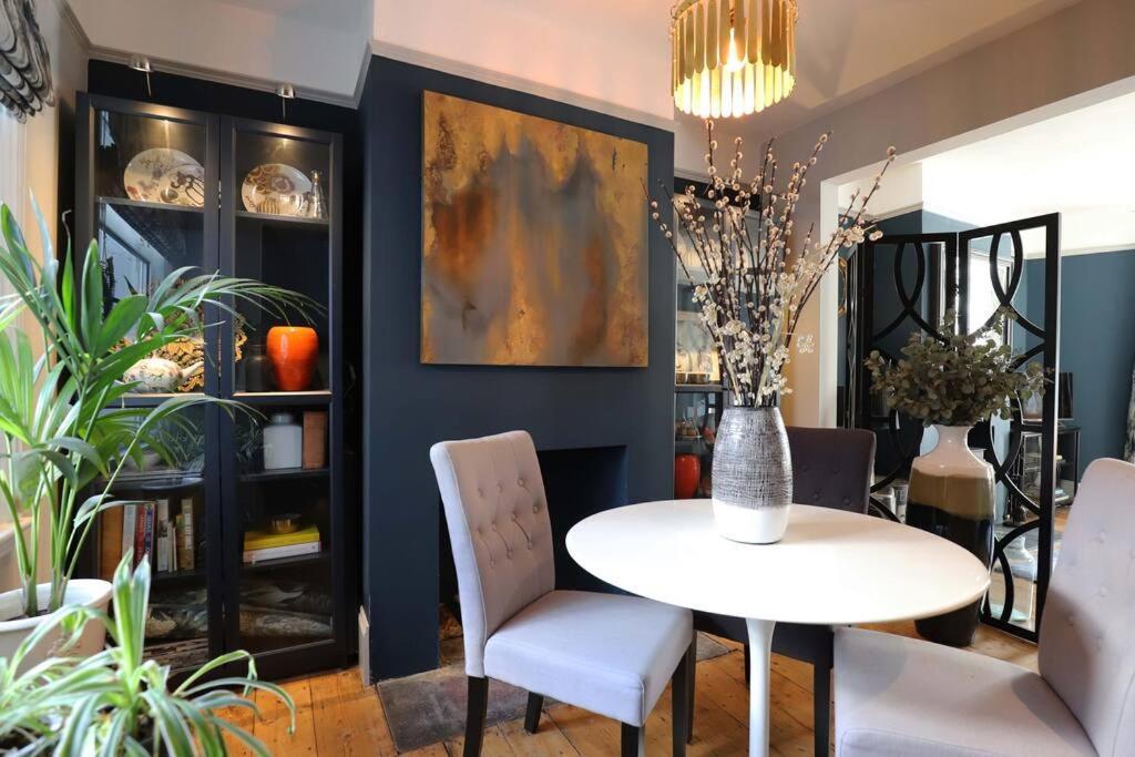 Stylish Townhouse 15 Mins To Laines & Seafront Villa Brighton Exteriör bild